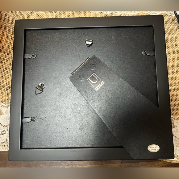 Umbra Multi-Photo Black Frame - Picture 2 of 3